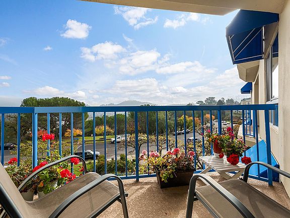 4th image of 100 Thorndale Drive #353