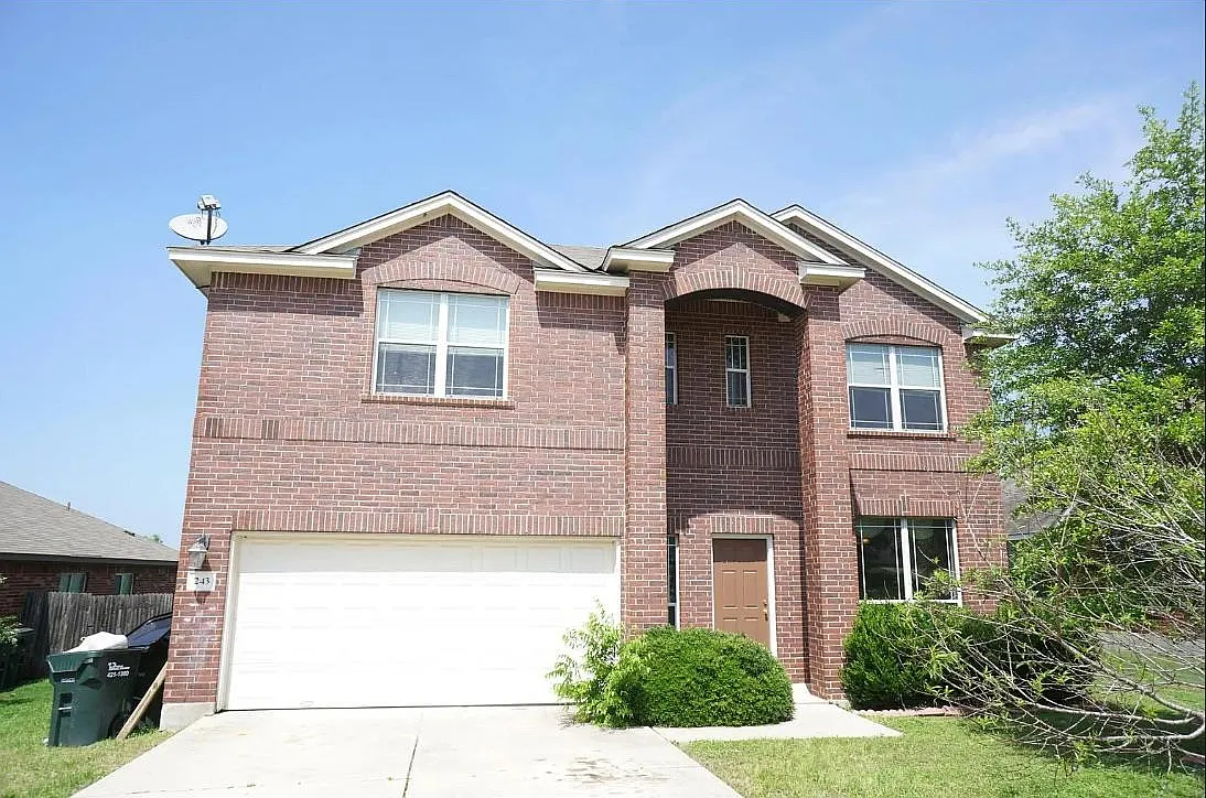 4 bed, 2.5 bath, 2277 sqft, $2,100 — Photo 1