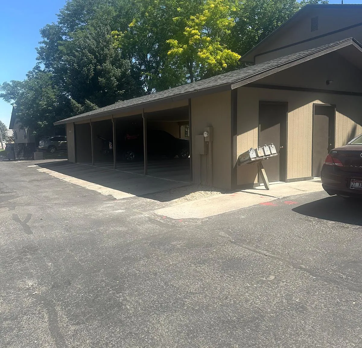 145 Robbins Ave — Photo 4