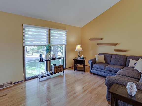 5th image of 12803 Miami Cir