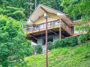 975 Country Club Dr, Maggie valley, NC 28751