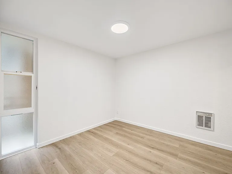 940 Guerrero St — Photo 10