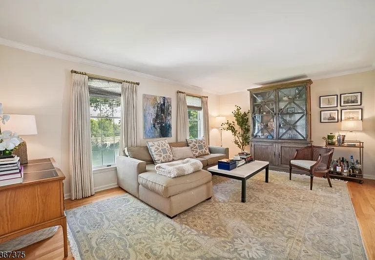 415 Fairmount Ave — Photo 6