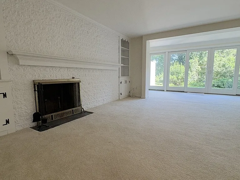 Lily Pond Apartments — Photo 18