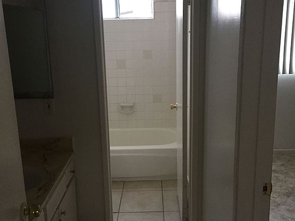 2nd image of 1021 N Normandie Ave