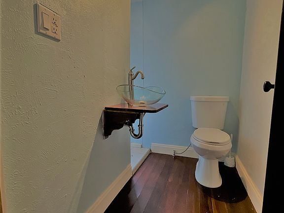 2nd image of 523 Slate Ave NE #C