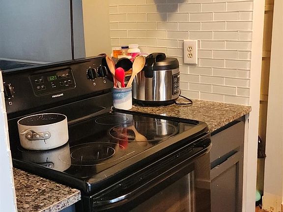 2nd image of 11072 Cedar View Rd