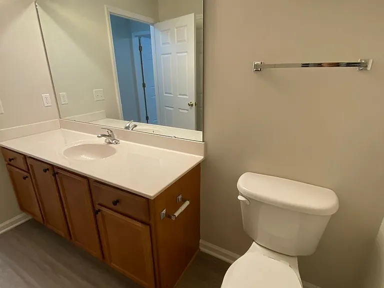 Meridian Park Apartments — Photo 112
