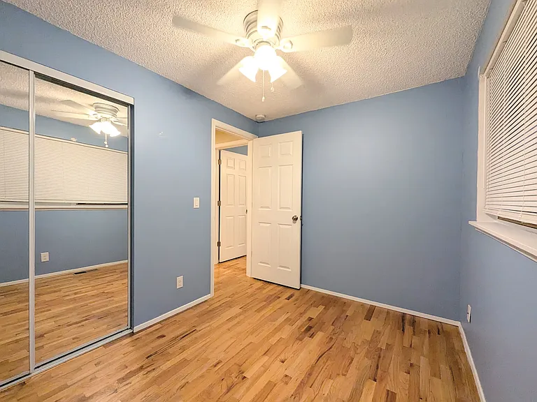 2200 S 292nd St — Photo 20
