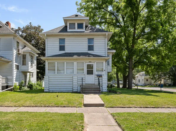 204 15th Ave, East Moline, IL 61244