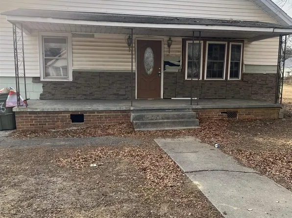 98 Palmetto St, Clinton, SC 29325