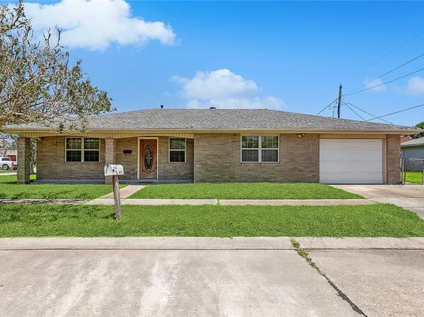 2701 Charles Dr, Chalmette, LA 70043