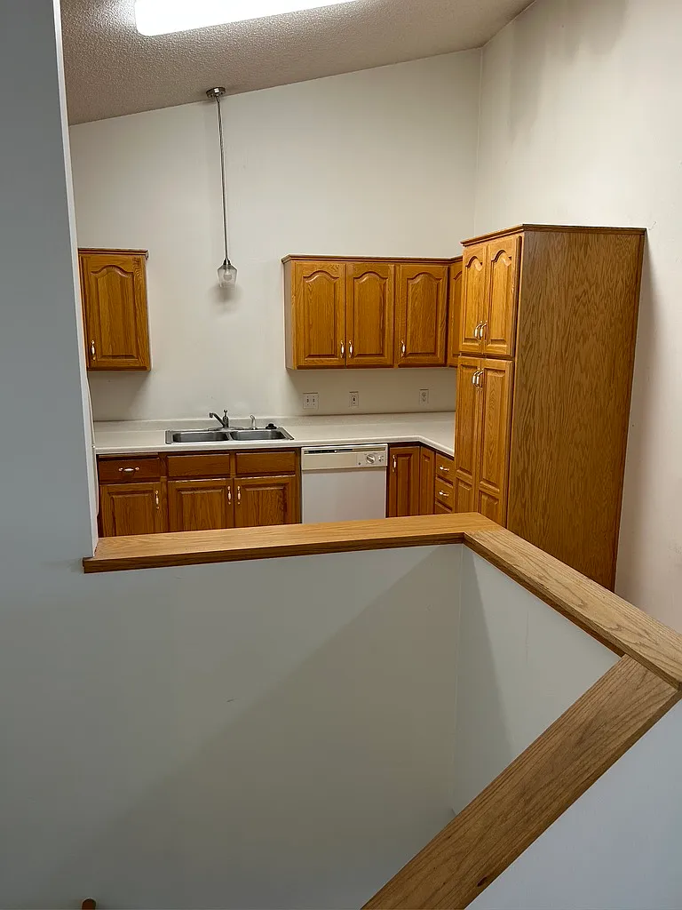 Pineview Townhomes 16 - PT1-720 — Photo 2