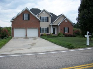 279 Kensington Dr, Fishersville, VA 22939