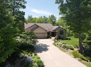 601 Lances Cir, Hatley, WI 54440