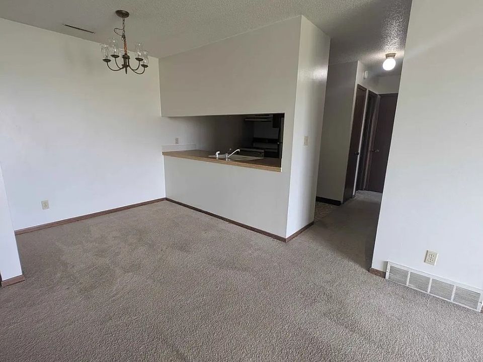 1st image of 2121 Greene St APT B33