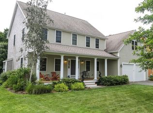 12 Wishing Well Cir, South Kingstown, RI 02879