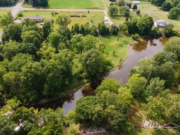 E McGregor Rd, Saint Louis, MI 48880