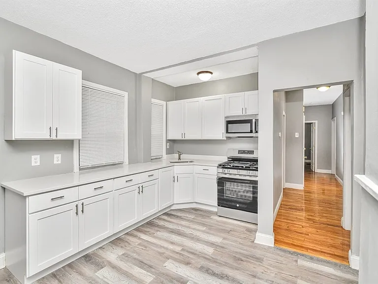 352 Norfolk St #3 — Photo 2