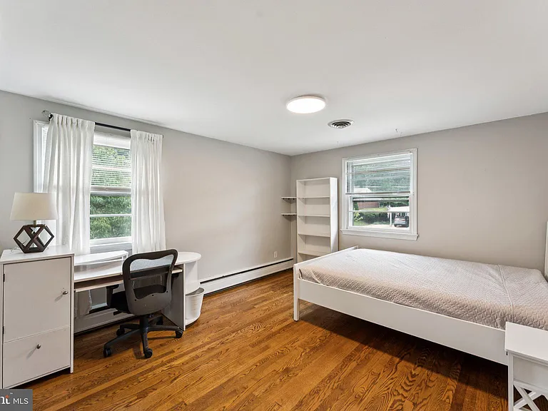 10307 Beaumont St — Photo 3