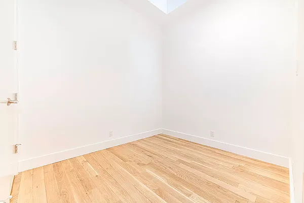 Rented by REAL New York | media 44