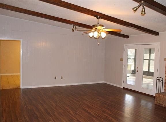 3rd image of 104 E Gladiola St