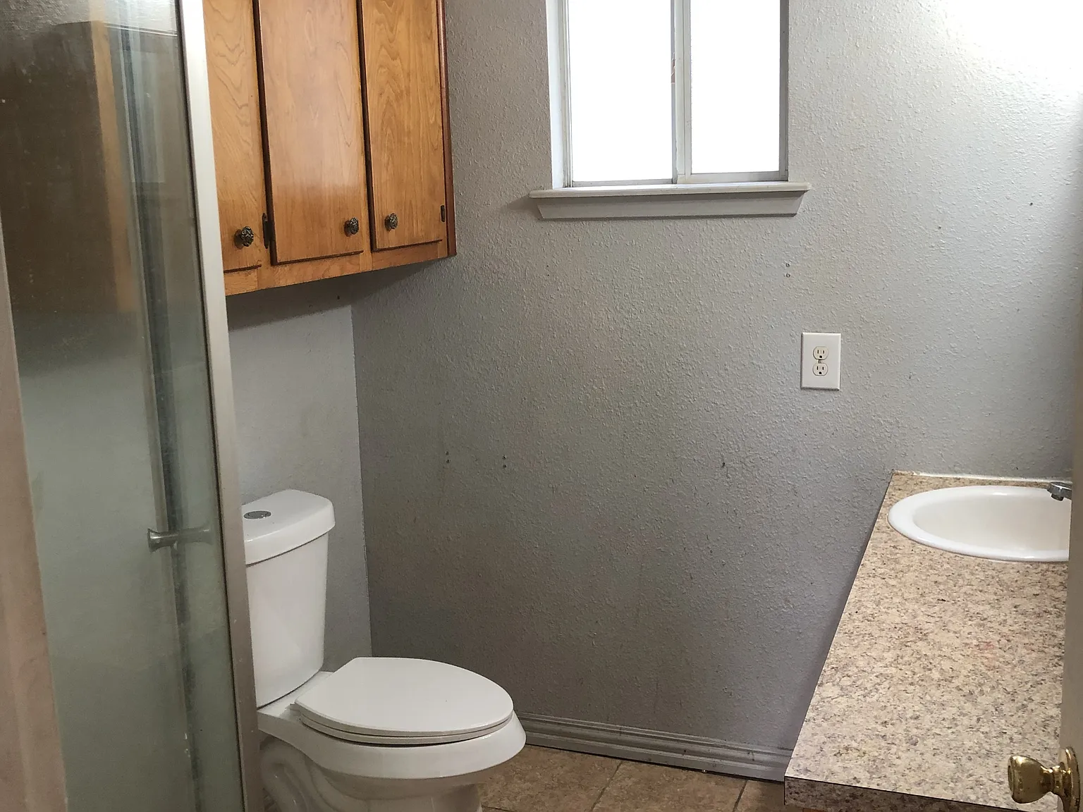 422 W Lott Ave — Photo 2