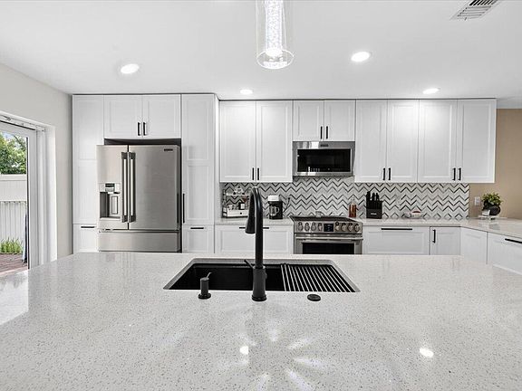 2nd image of 3367 COMMODORE Court