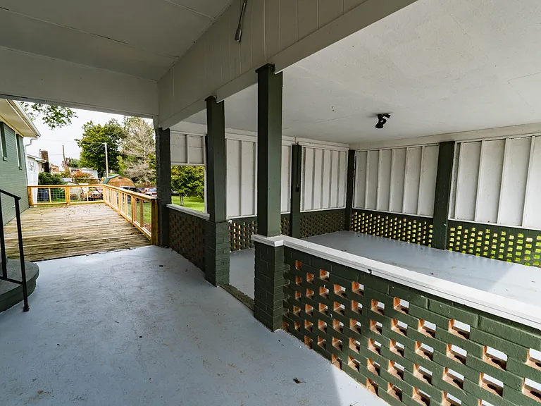 212 Couch St — Photo 10