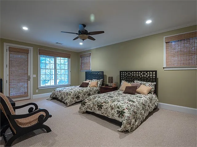 1591 Parrotts Pointe Rd — Photo 5