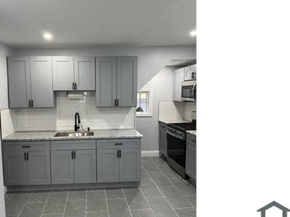 72 Benham Ave Unit 1, Bridgeport, CT 06605