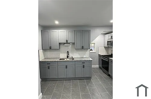 72 Benham Ave #1 Photo 1 72 Benham Ave #1 Photo 1