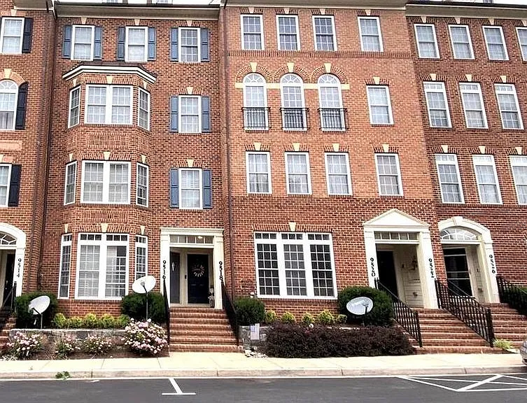 9520 Hyde Pl — Photo 1