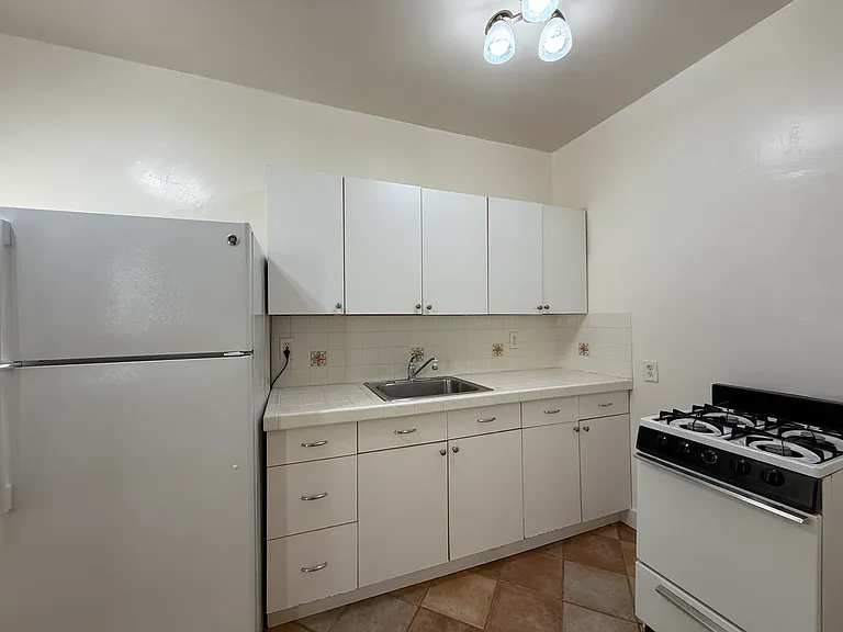 439 49th Street — Photo 15