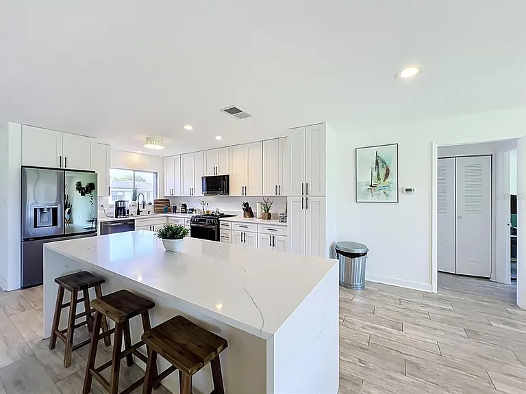 5501 Memorial Dr — Photo 21