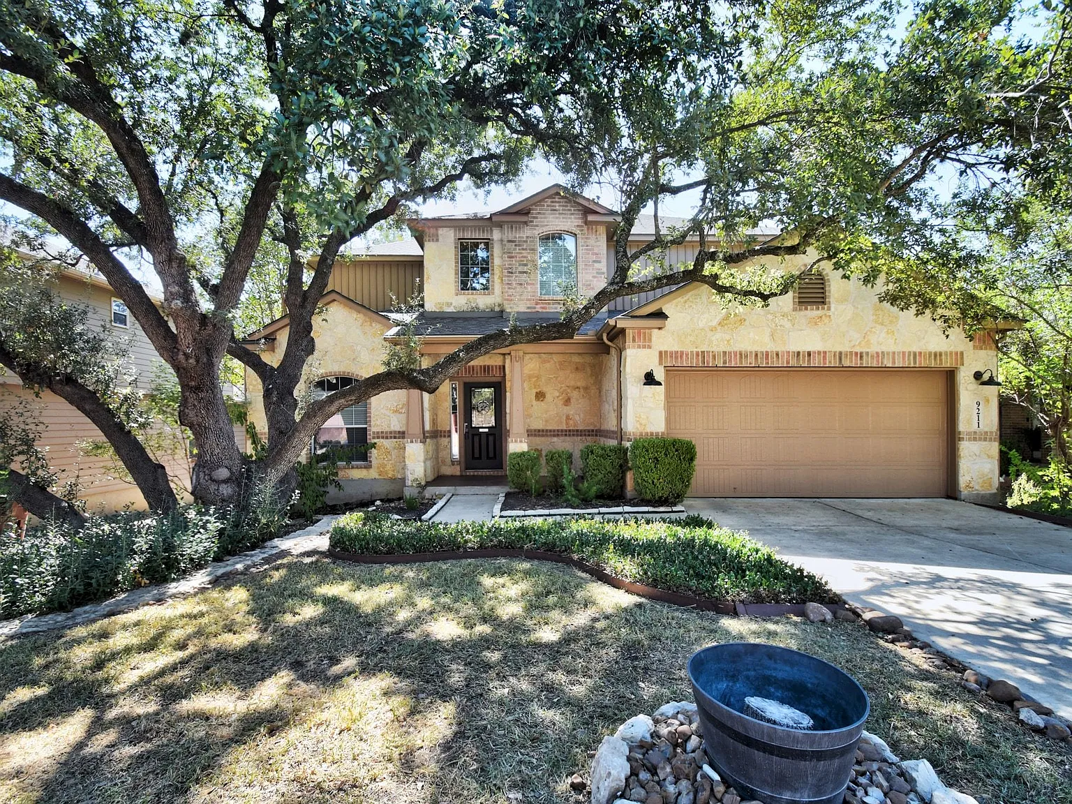 Move In Ready Spacious 4-Bedroom, 3-Bath Home — Photo 1