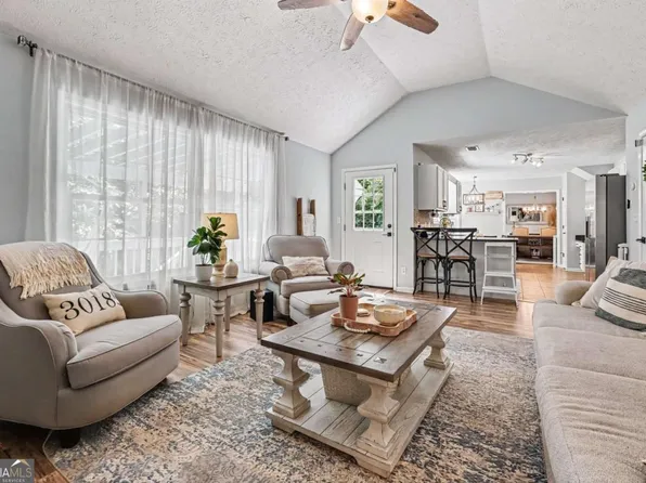114 Eagle Glen Dr, Woodstock, GA 30189