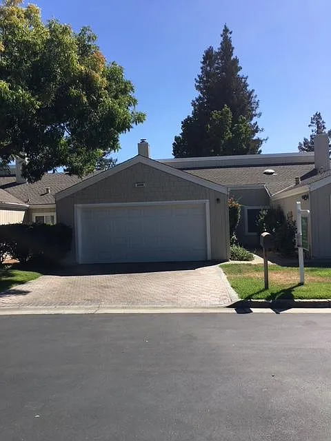 22650 Silver Oak Ln