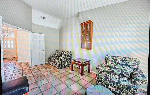 3 bed, 1464 sqft, $2,000 — Photo 2