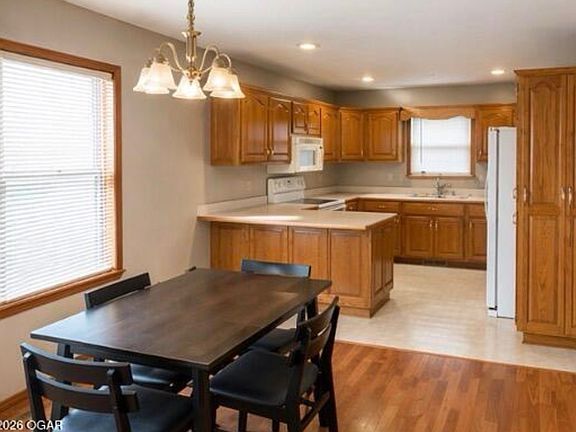 4th image of 92 Hedge Dr #92