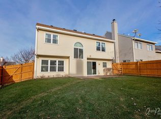 53 E Rustic Ln, Round Lake Beach, IL 60073