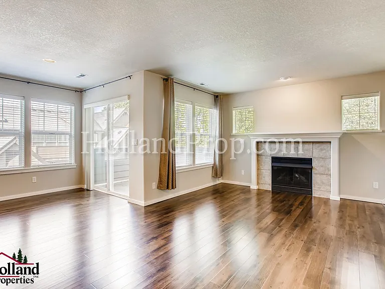 977 NE 73rd Ave — Photo 7