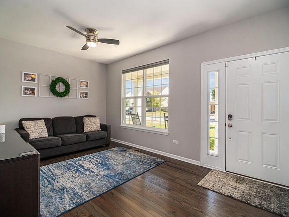 5th image of 907 Foxview Dr
