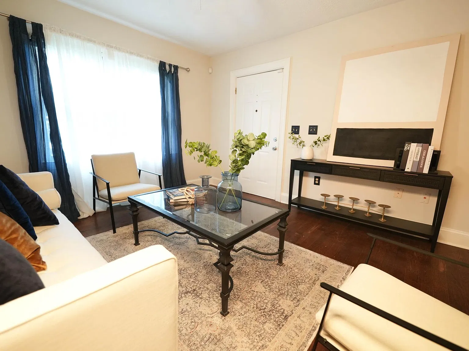3 bed, 1218 sqft, $2,000 — Photo 4
