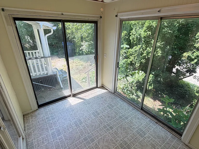 2500 S Saginaw St #1 — Photo 18