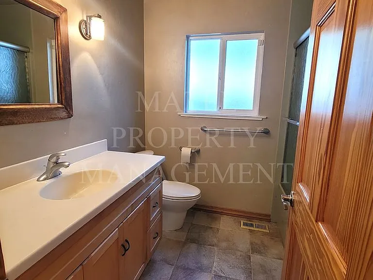 409 Birchwood Ct — Photo 10
