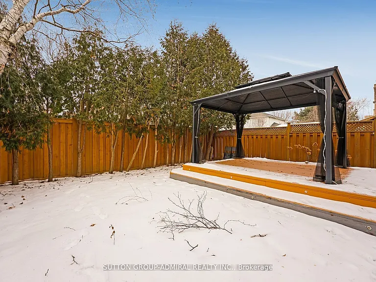 52 Garden Ave — Photo 38