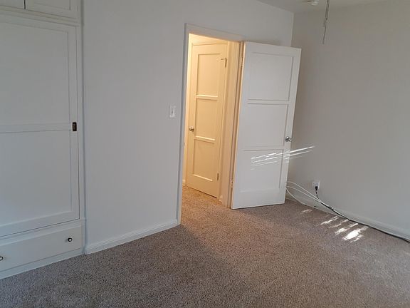 5th image of 526 E Angeleno Ave