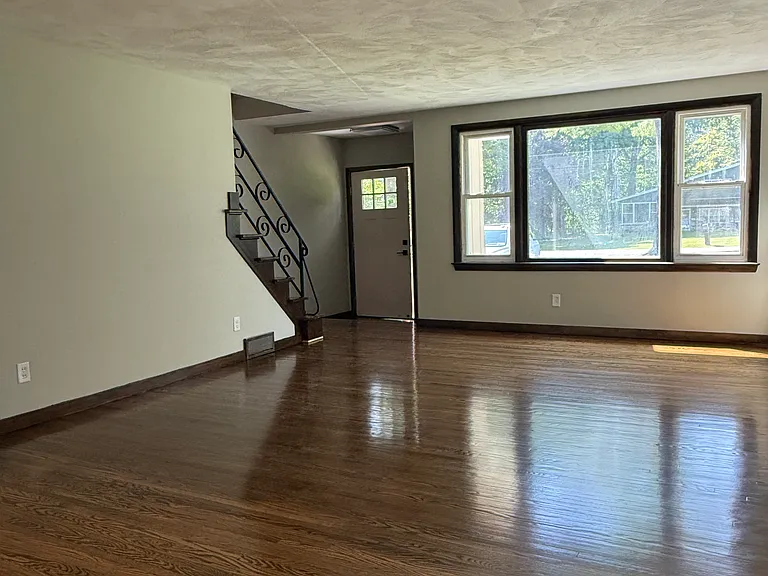 Sullivan Dr — Photo 5