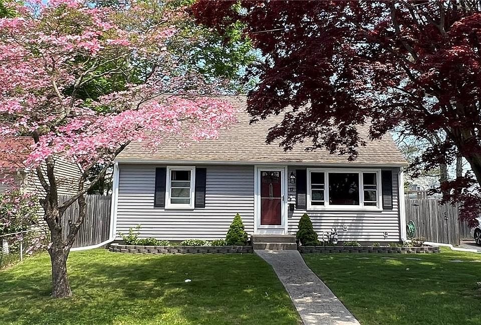 1st image of 17 Flynn Ave